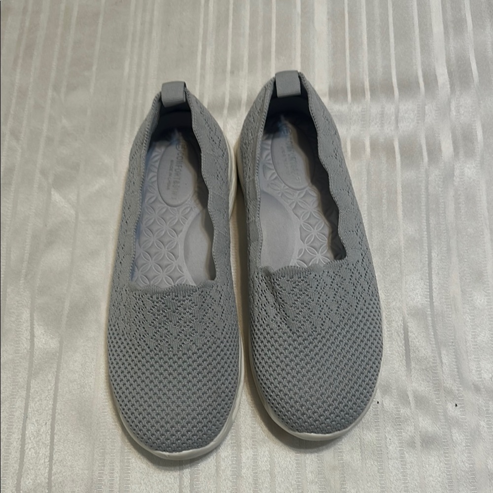 Gray Slip-On Knit Shoes